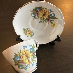 Tea Cup & Saucer Bone China Antique Collectible Tea - Cup and Saucer Regency